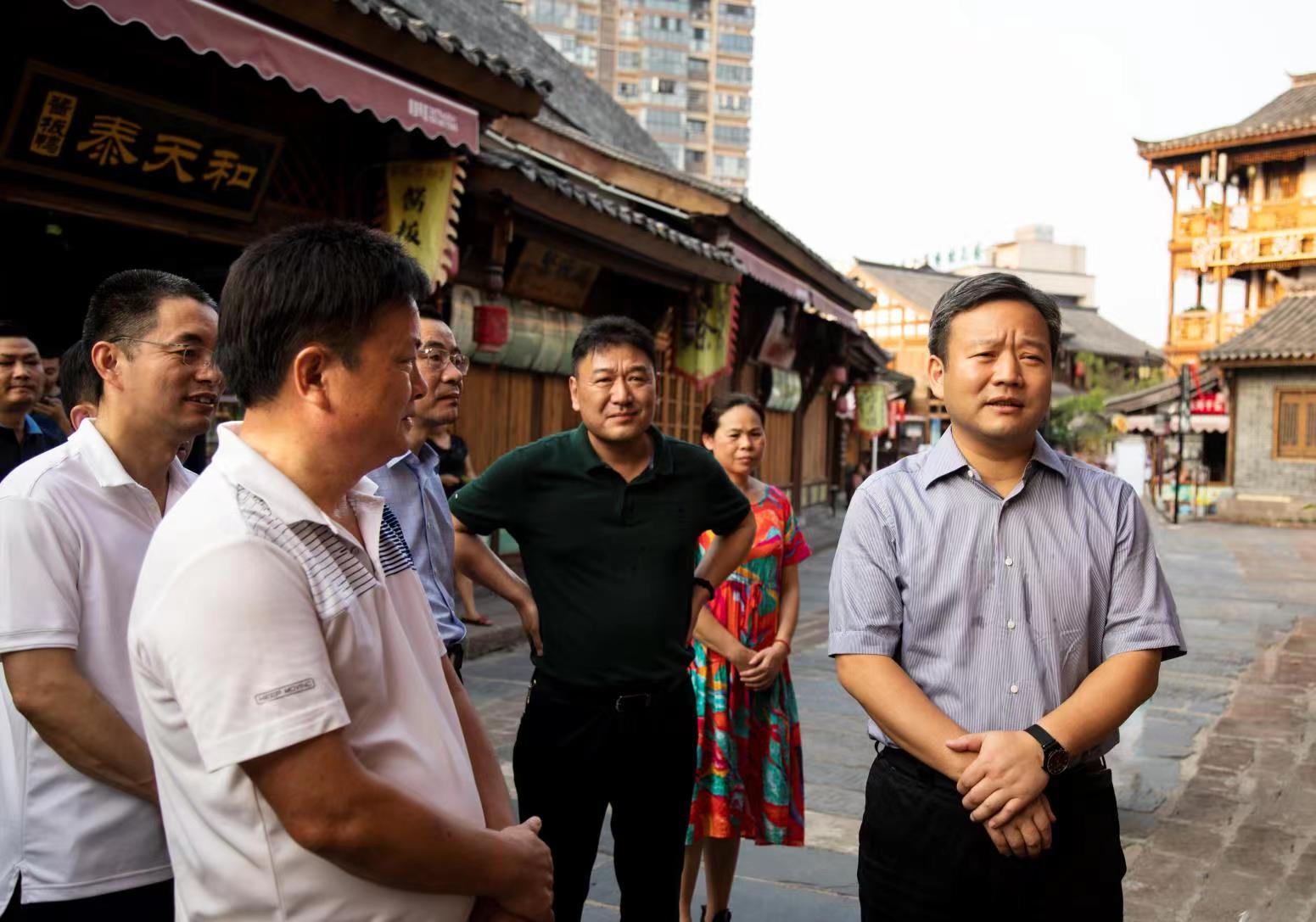 隆飛影視,宣傳片拍攝,專題片拍攝,隆飛影視文化傳播,常德紀(jì)錄片拍攝,宣傳片拍攝價(jià)格,沅澧美味167,常德梨園頌,梨園頌